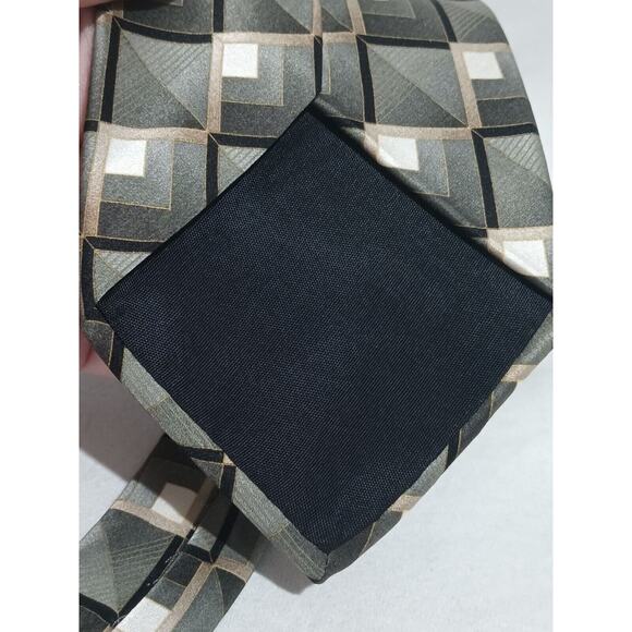 Stafford 100% Imported Silk Green Geometric Print Tie Made In USA - Picture 7 of 7